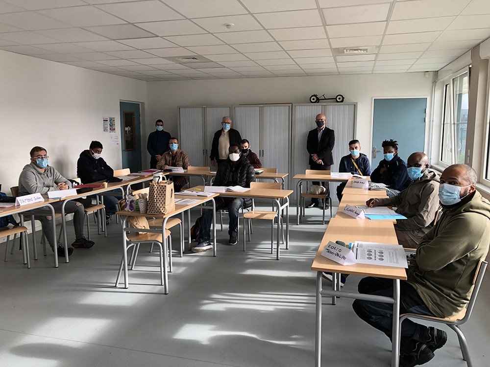 salle-de-classe-poec-st-jean-de-la-ruelle Stagiaires masqués au sein d'une salle de classe